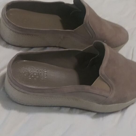 Vinceācamutoā
twineĀ wrappedāsuedeāslip-ons - Picture 3 of 8